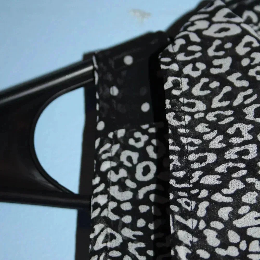 Aeropostale Sleeveless Black and White Animal Print Button Up Front Shirt XL - Picture 6 of 13